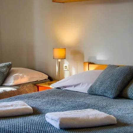 Bed & Breakfast Dw Pod Jaworami - Jacuzzi, Sauna Na Wylacznosc, Latem Basen Podgrzewany *