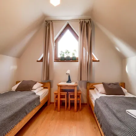 Bed & Breakfast Dw Pod Jaworami - Jacuzzi, Sauna Na Wylacznosc, Latem Basen Podgrzewany