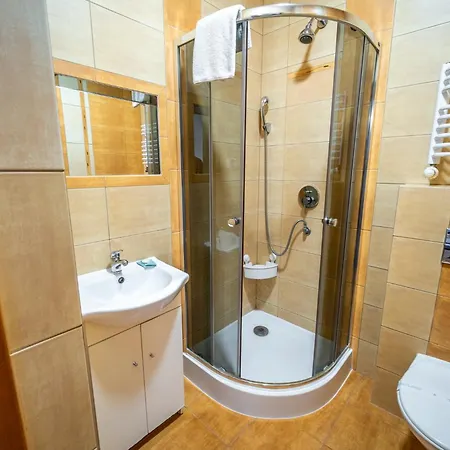 فندق مبيت وإفطار Dw Pod Jaworami - Relaks - Jacuzzi, Sauna Na Wylacznosc, Latem Basen Podgrzewany بيالكا تاترزانسكا